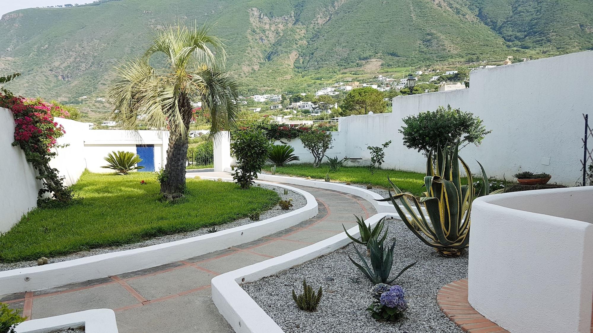 Hotel Santa Isabel Malfa  Extérieur photo
